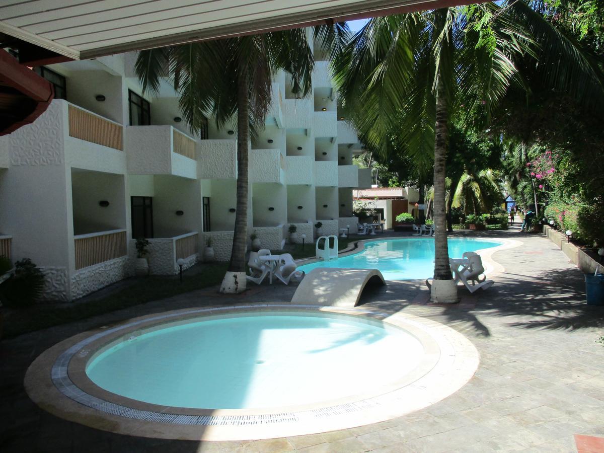 Indiana Beach Apartments Bamburi Exteriör bild