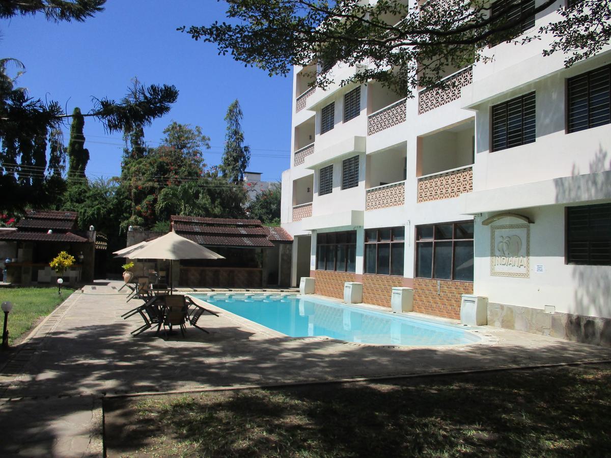 Indiana Beach Apartments Bamburi Exteriör bild